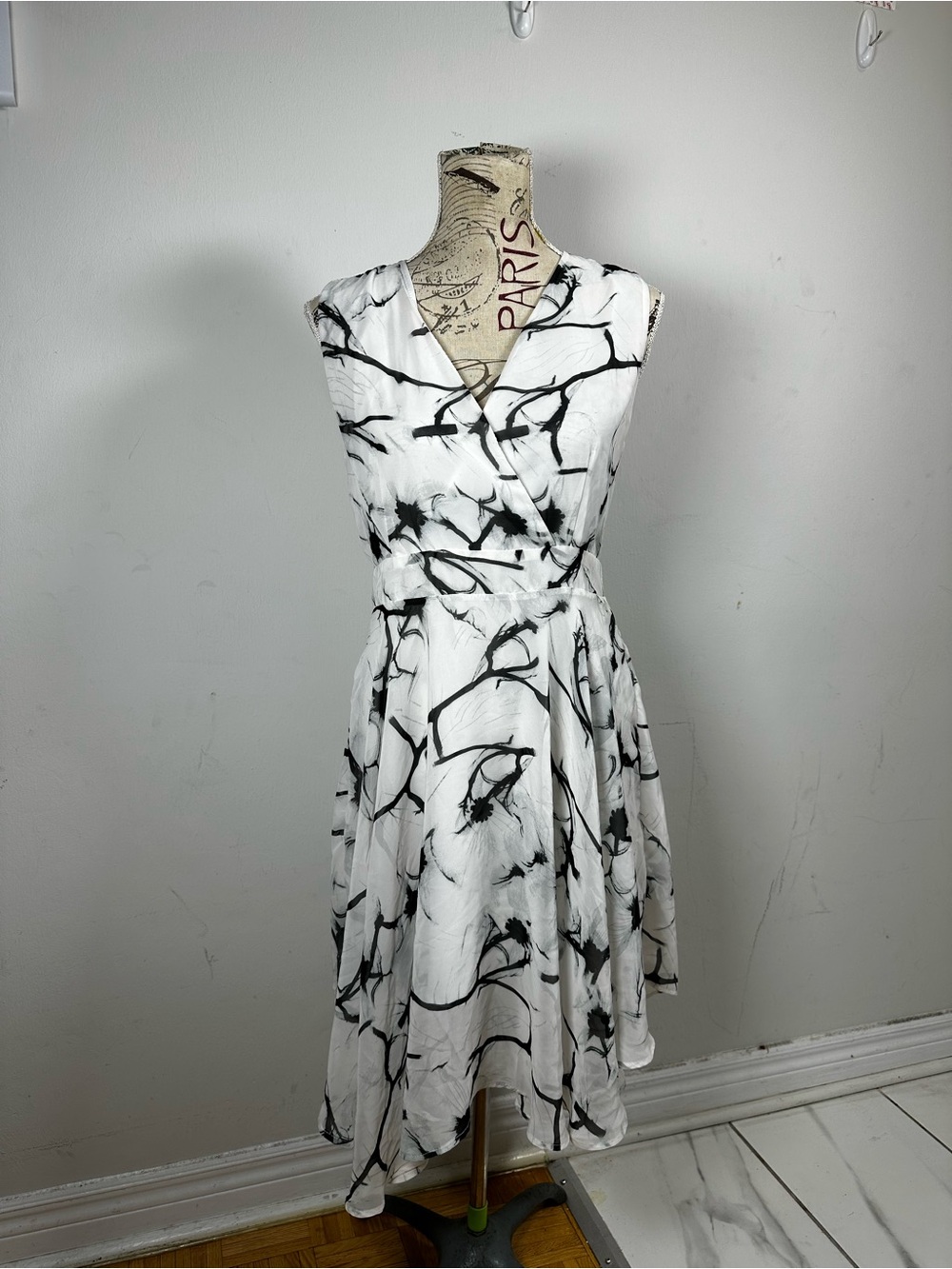 YD Clothes Women's Dress White Black Floral Print Sleeveless High Low Hem Size L